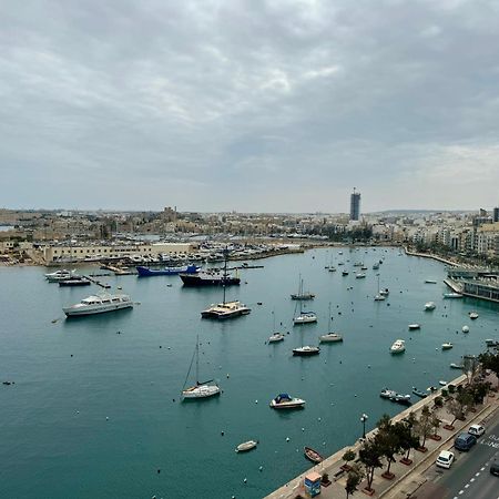 Penthouse -Centre Of Sliema - Best View In Malta Exterior photo